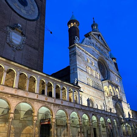 Il Contrabbasso Cremona Buitenkant foto