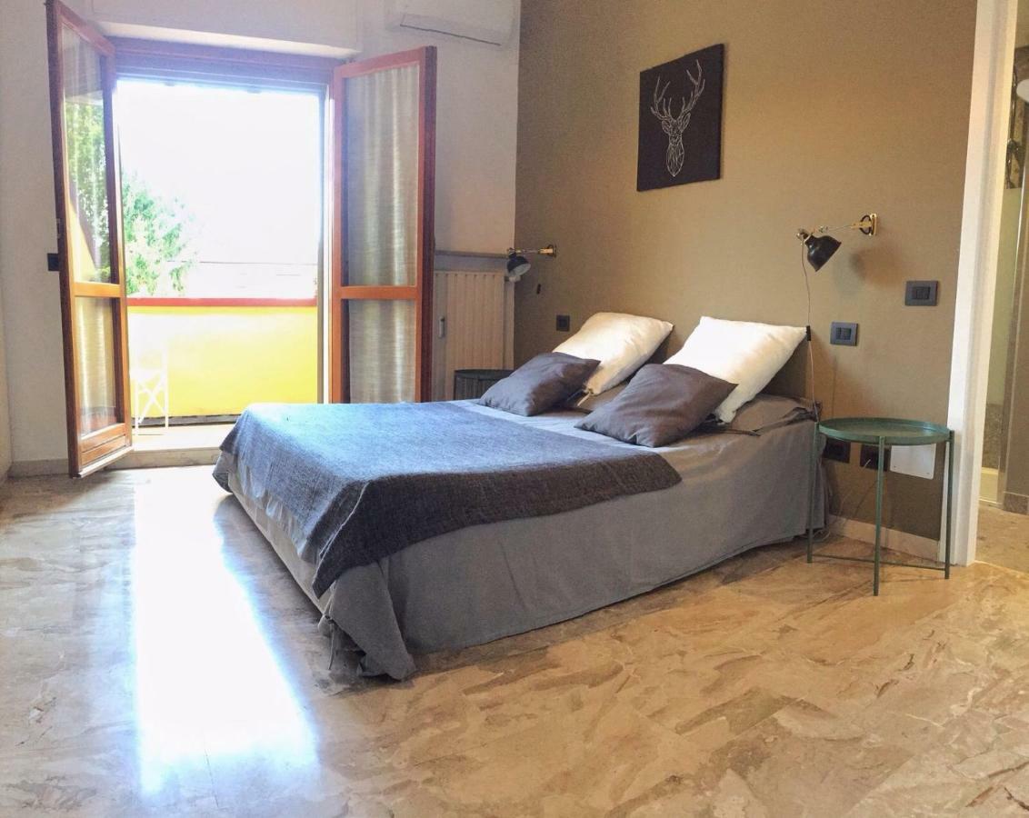 Il Contrabbasso Cremona Buitenkant foto